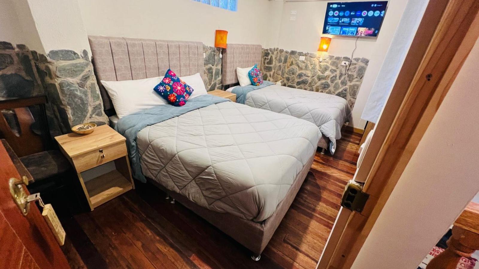 Intikilla Hostal Ollantaytambo Ngoại thất bức ảnh