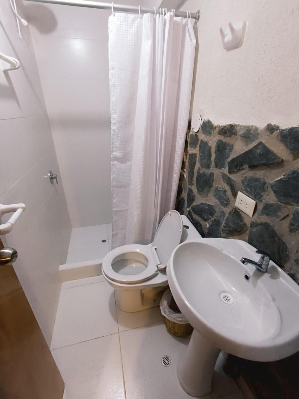 Intikilla Hostal Ollantaytambo Ngoại thất bức ảnh